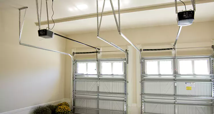 Residential Emergency Garage Door Repair in Royal Palm Beach, FL