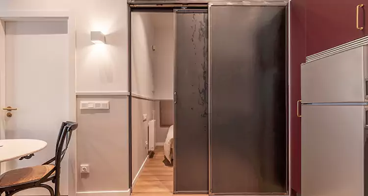 We Fix Closet Sliding Door in Royal Palm Beach, FL